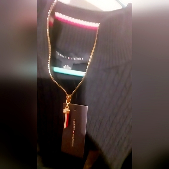 Women's sweater - Picture 2 of 3